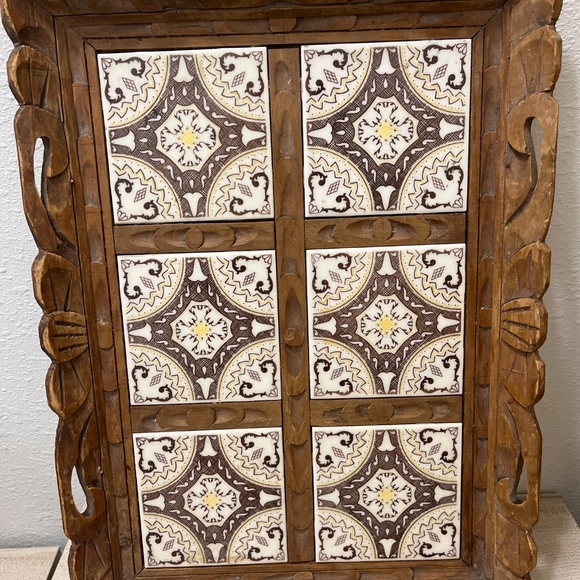 Vintage 1970’s Wooden Ceramic Tile Serving Tray W/ Handles - Picture 2 of 11